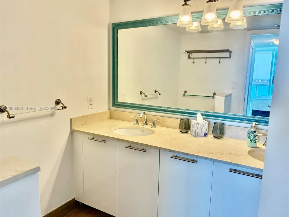 1800 Bayshore Dr #4209 Miami, FL 33132
