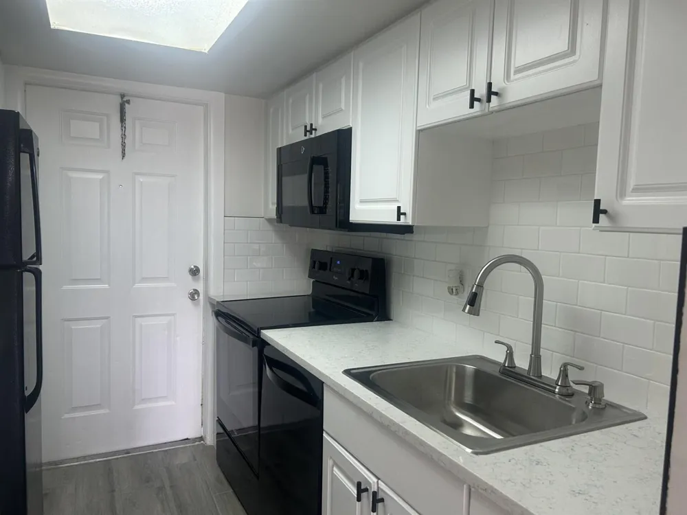 1500 Crescent Circle #B211 Lake Park, FL 33403