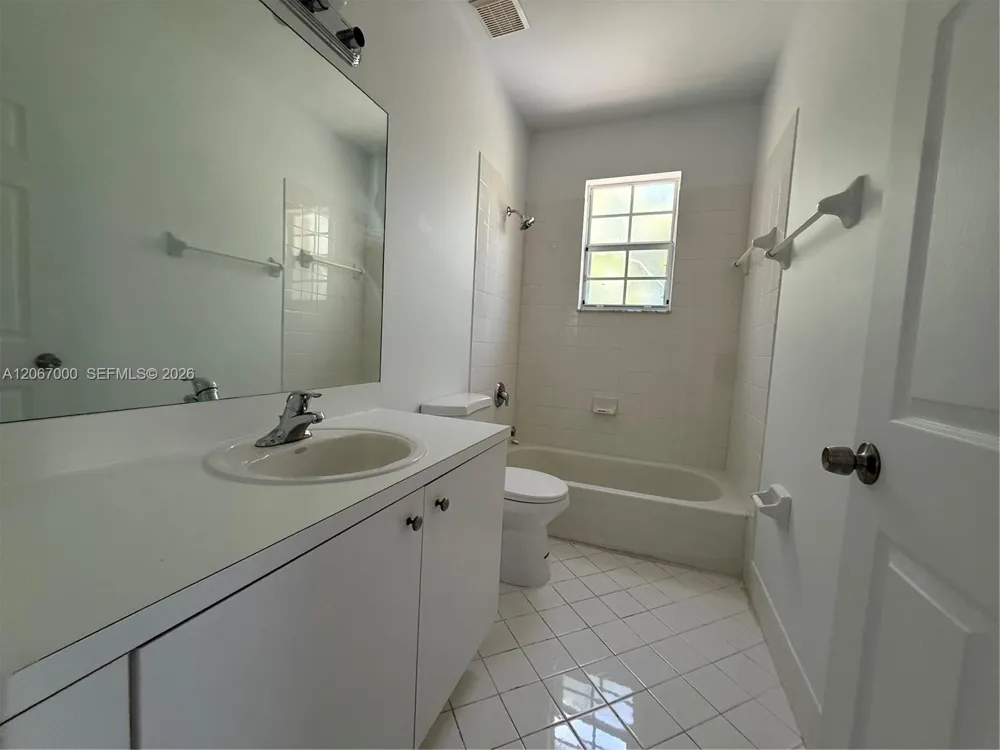3360 NE 14th Dr #210-30 Homestead, FL 33033