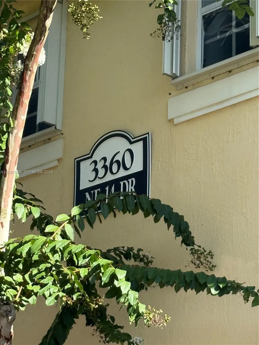 3360 NE 14th Dr #210-30 Homestead, FL 33033
