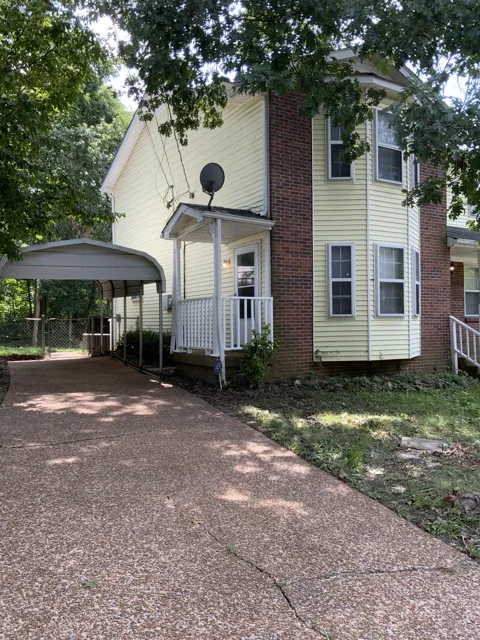 1105 Waggoner Ct W