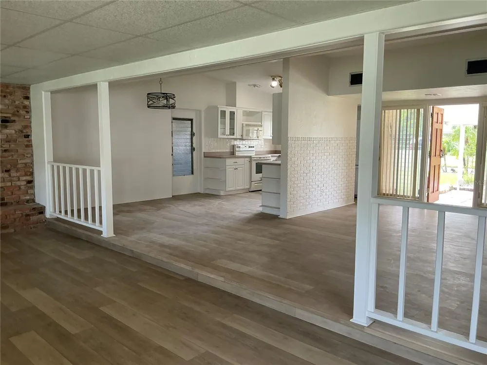 7360 111TH STREET Seminole, FL 33772