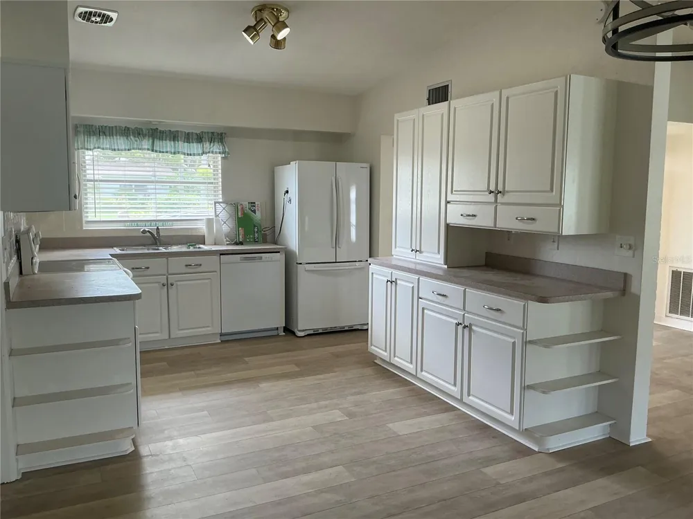 7360 111TH STREET Seminole, FL 33772