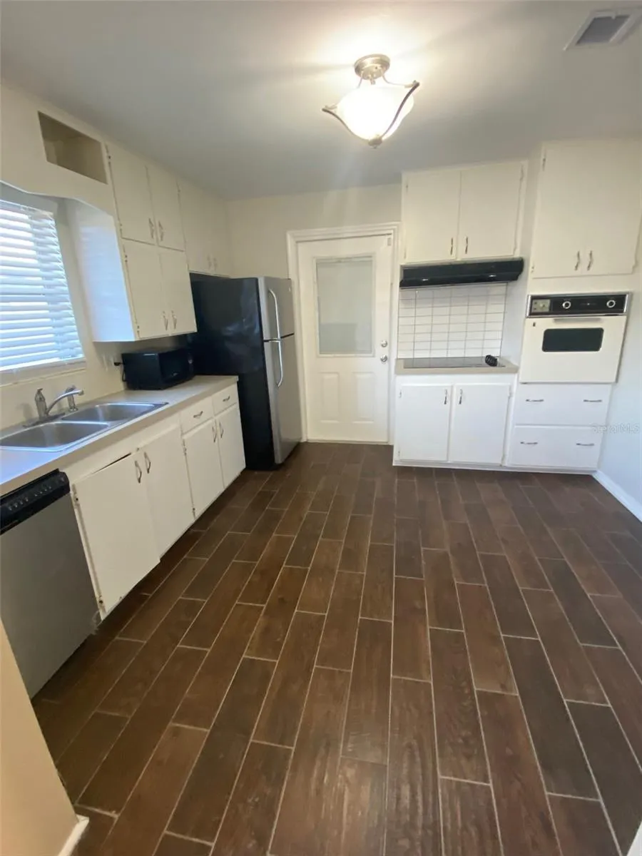 803 HASELTON STREET Eustis, FL 32726