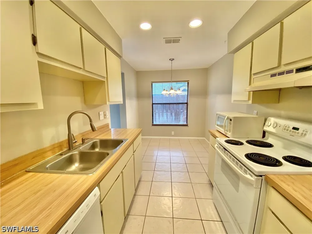 Langton Court Fort Myers, FL 33919