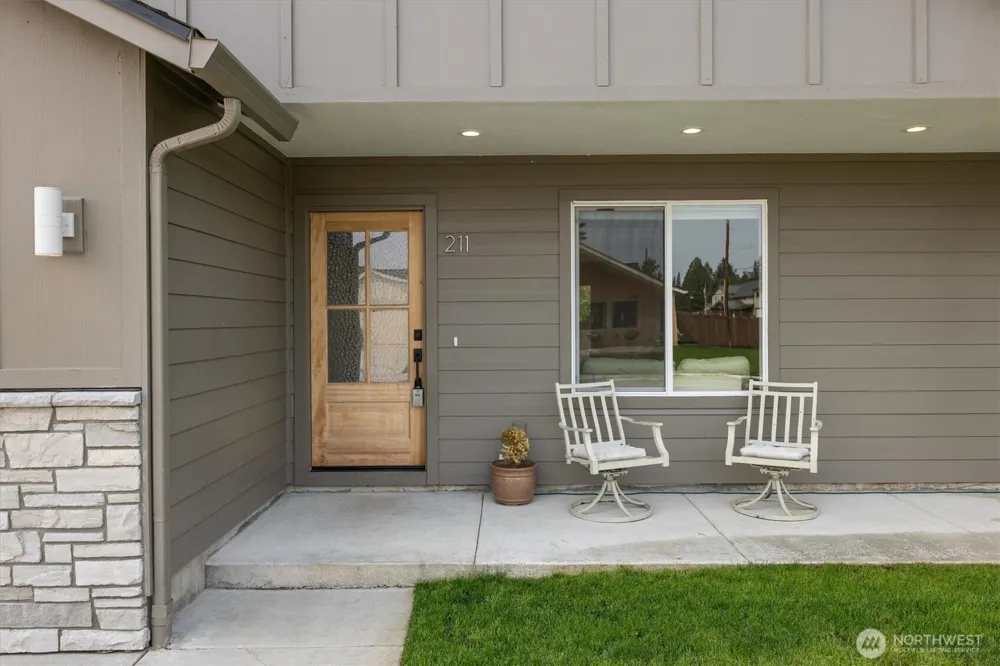 211 W Oak Street Yacolt, WA 98675