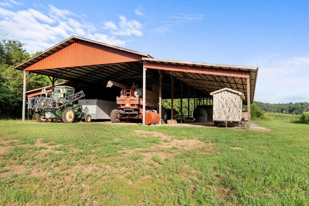 2942 Newman Rd Ardmore, TN 38449