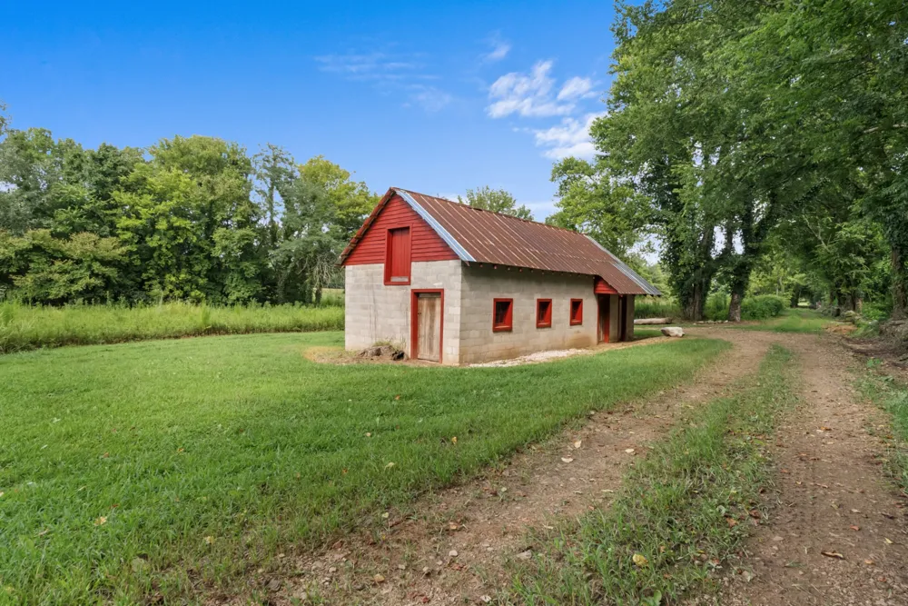 2942 Newman Rd Ardmore, TN 38449