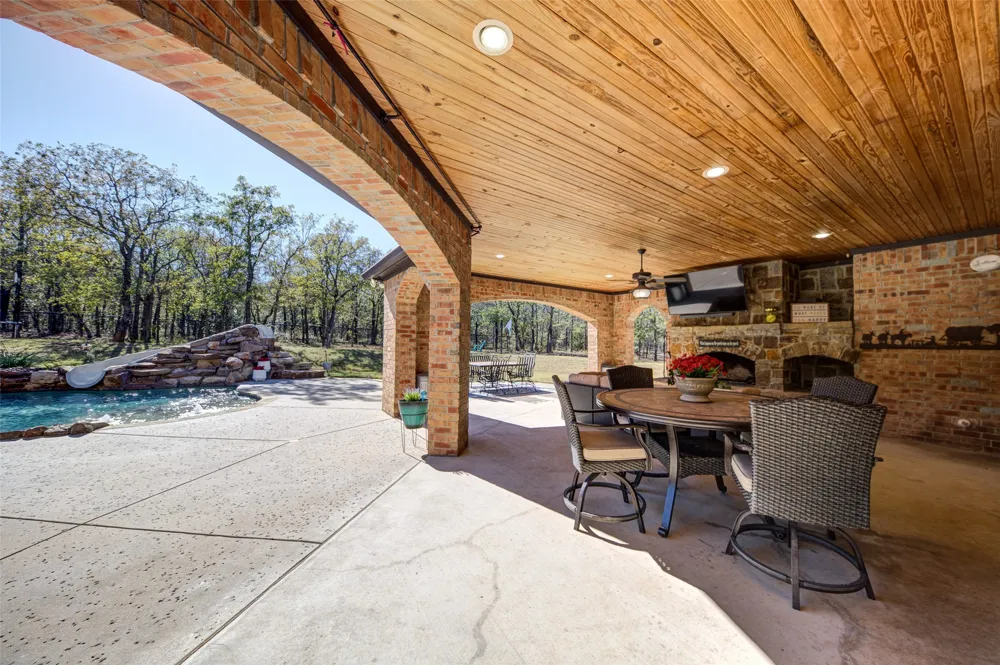 9199 Farm to Market 1810 Chico, TX 76431