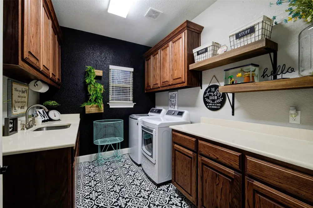 9199 Farm to Market 1810 Chico, TX 76431