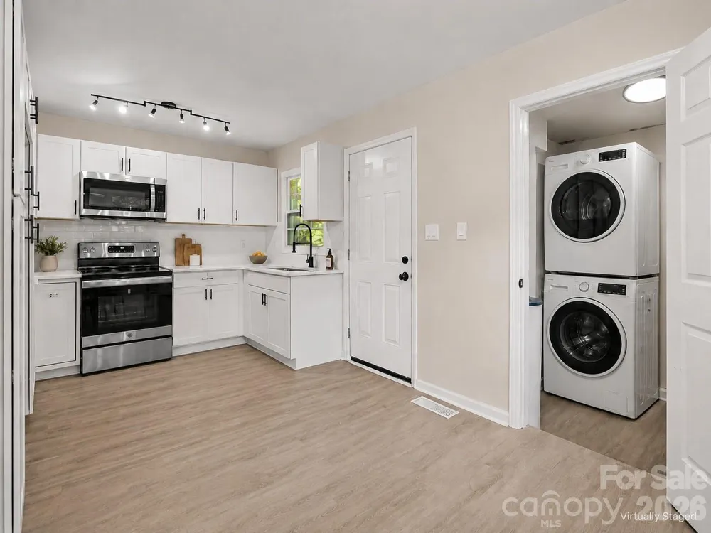 432 Springhill Drive Matthews, NC 28104