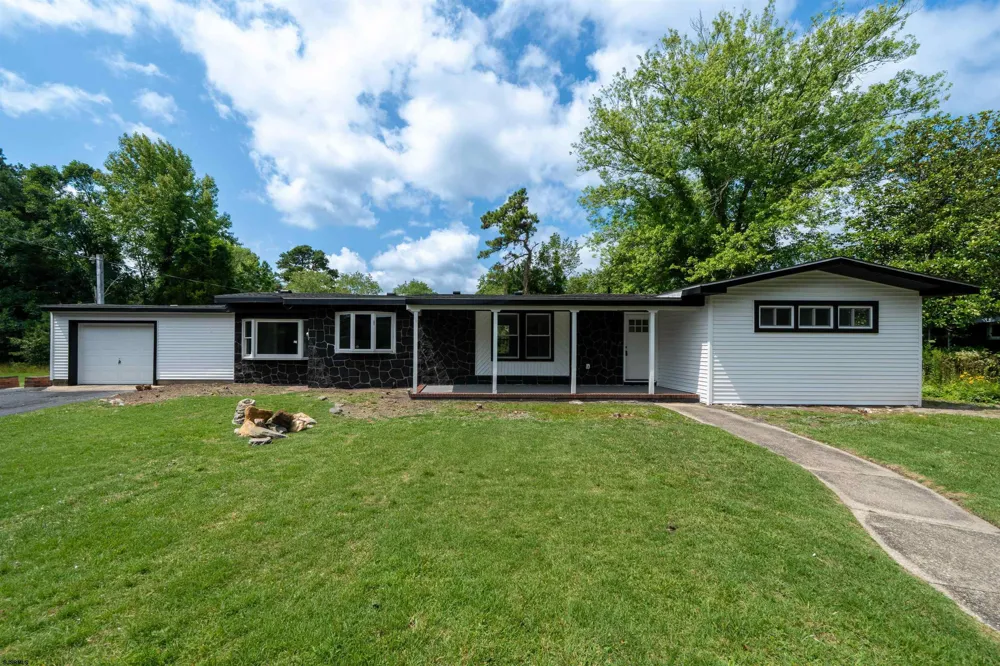 5904 Clover Leaf Dr Mays Landing, NJ 08330