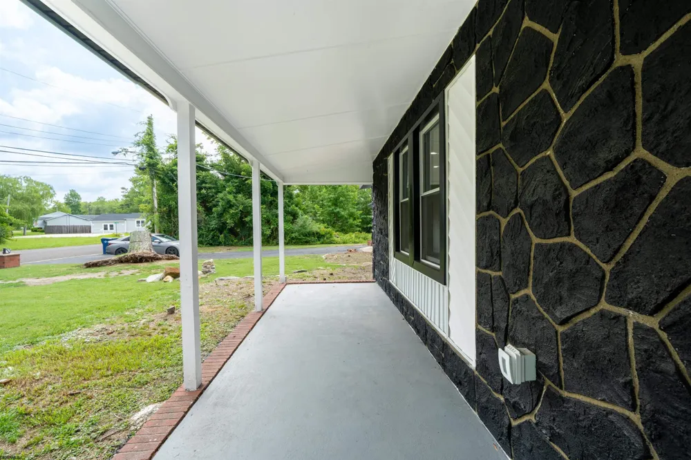 5904 Clover Leaf Dr Mays Landing, NJ 08330