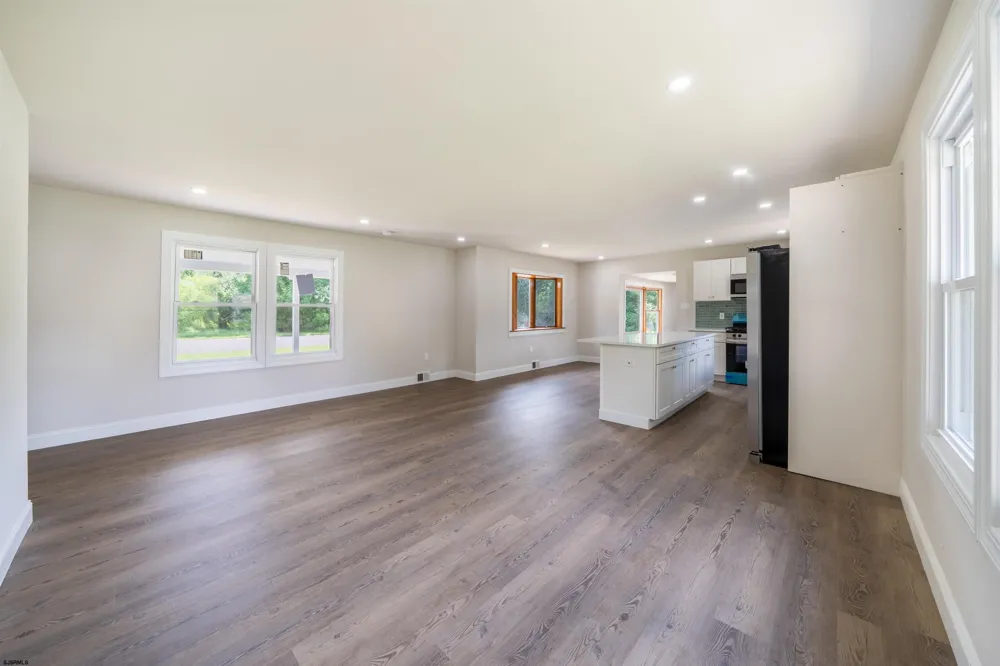 5904 Clover Leaf Dr Mays Landing, NJ 08330