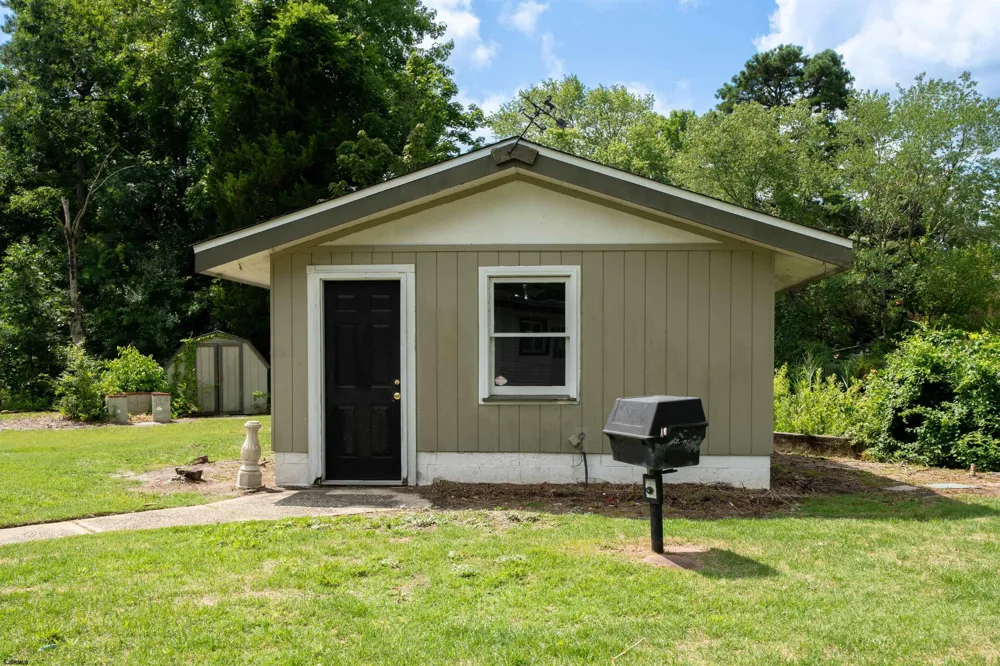 5904 Clover Leaf Dr Mays Landing, NJ 08330
