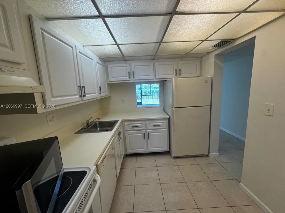 8020 Fairview Dr #107 Tamarac, FL 33321