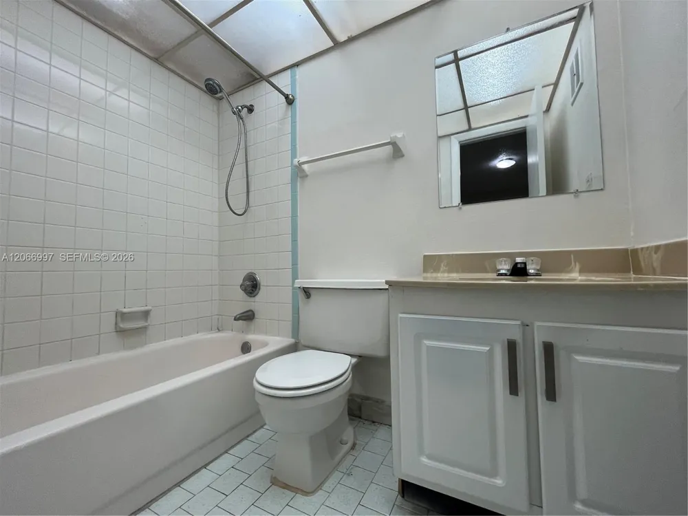 8020 Fairview Dr #107 Tamarac, FL 33321