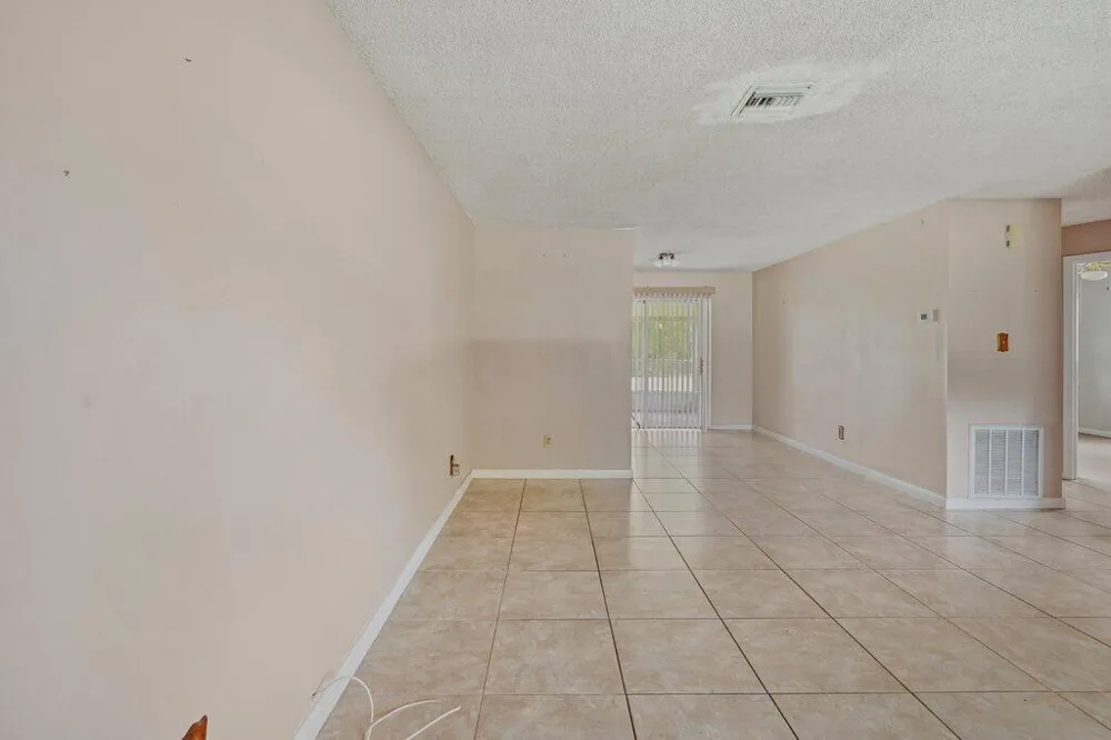 2907 Sherwood Lane Fort Pierce, FL 34982