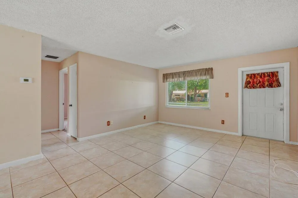 2907 Sherwood Lane Fort Pierce, FL 34982