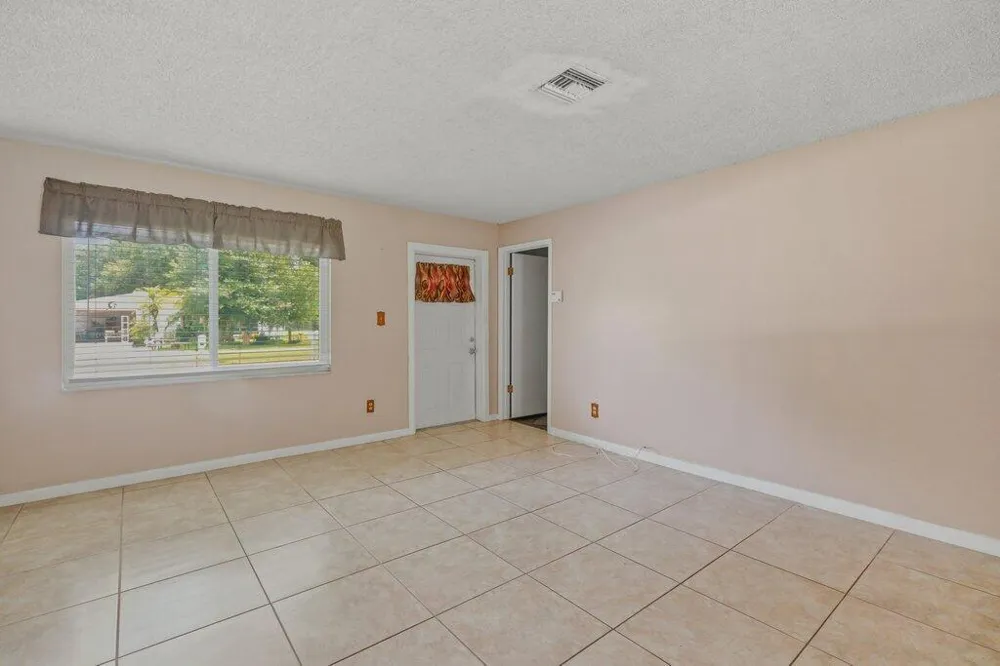 2907 Sherwood Lane Fort Pierce, FL 34982