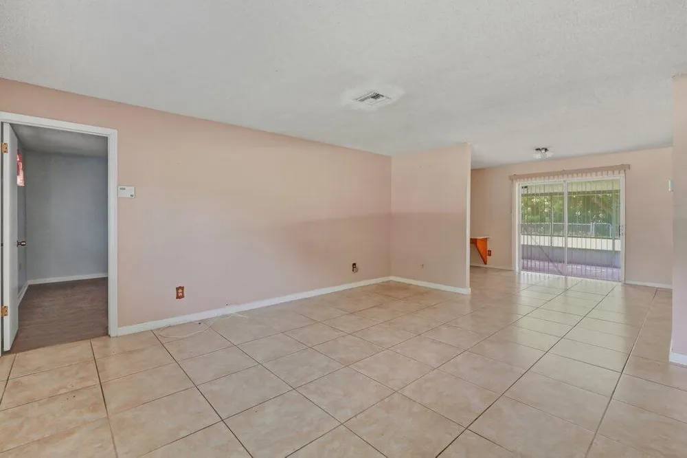 2907 Sherwood Lane Fort Pierce, FL 34982