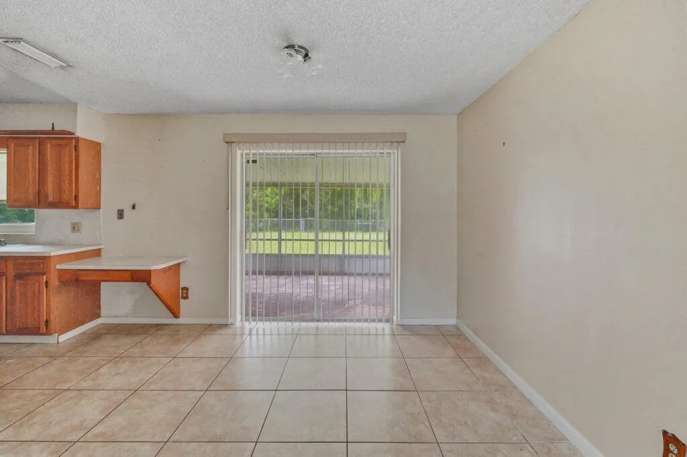 2907 Sherwood Lane Fort Pierce, FL 34982