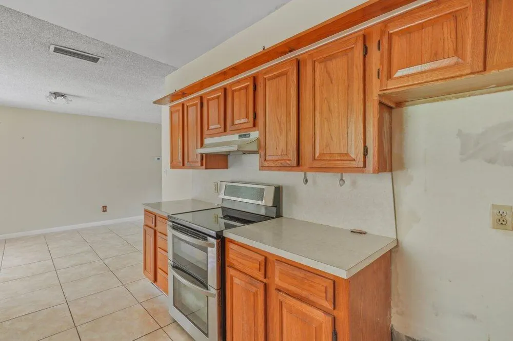 2907 Sherwood Lane Fort Pierce, FL 34982