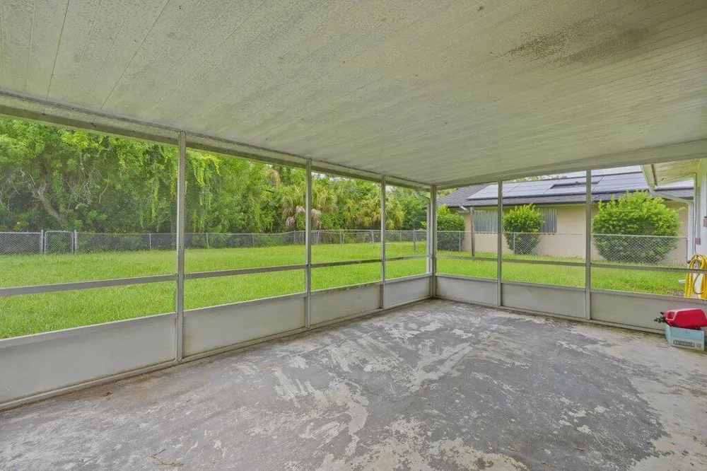 2907 Sherwood Lane Fort Pierce, FL 34982