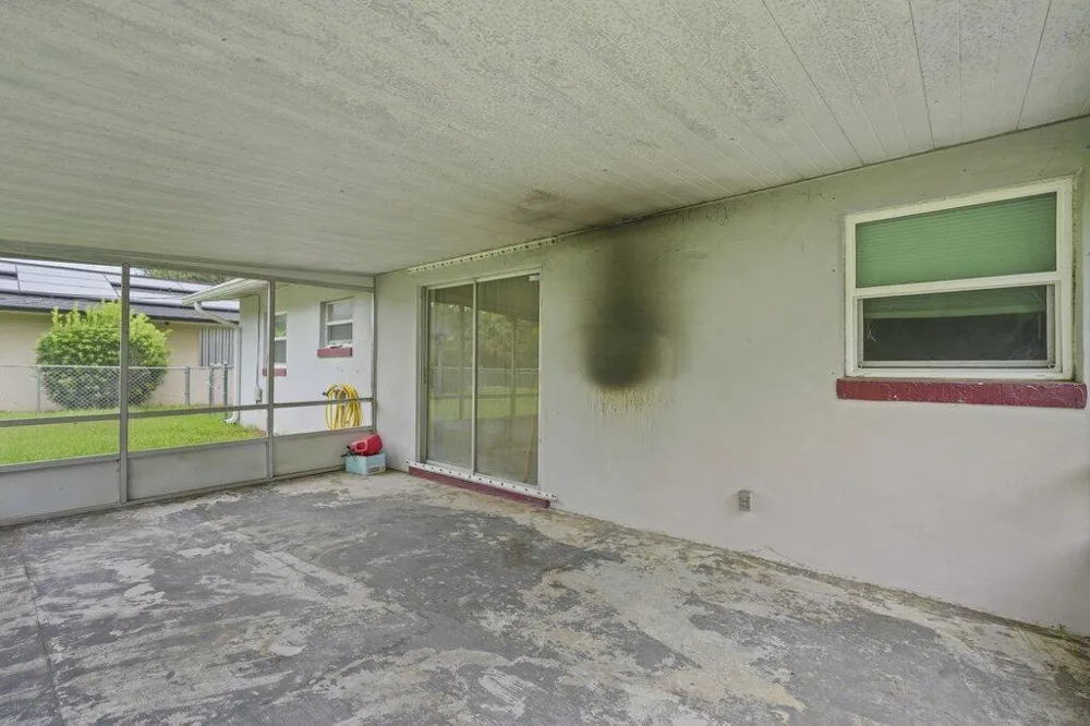 2907 Sherwood Lane Fort Pierce, FL 34982