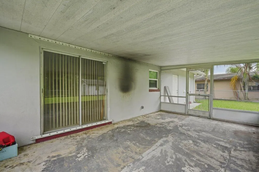 2907 Sherwood Lane Fort Pierce, FL 34982