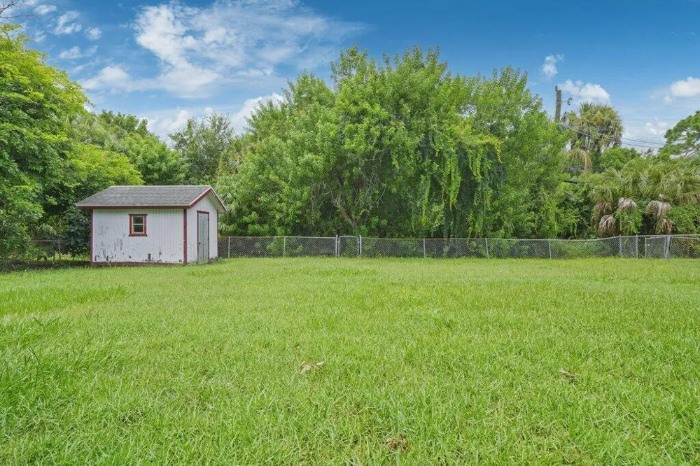 2907 Sherwood Lane Fort Pierce, FL 34982