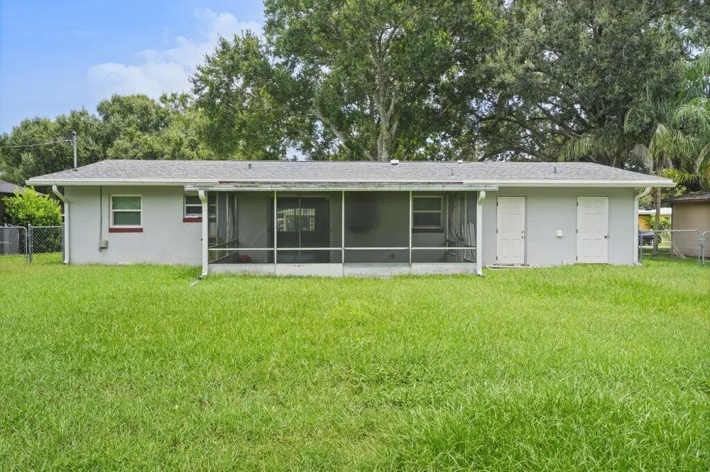2907 Sherwood Lane Fort Pierce, FL 34982
