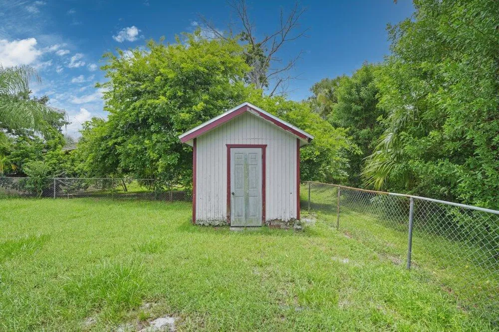 2907 Sherwood Lane Fort Pierce, FL 34982