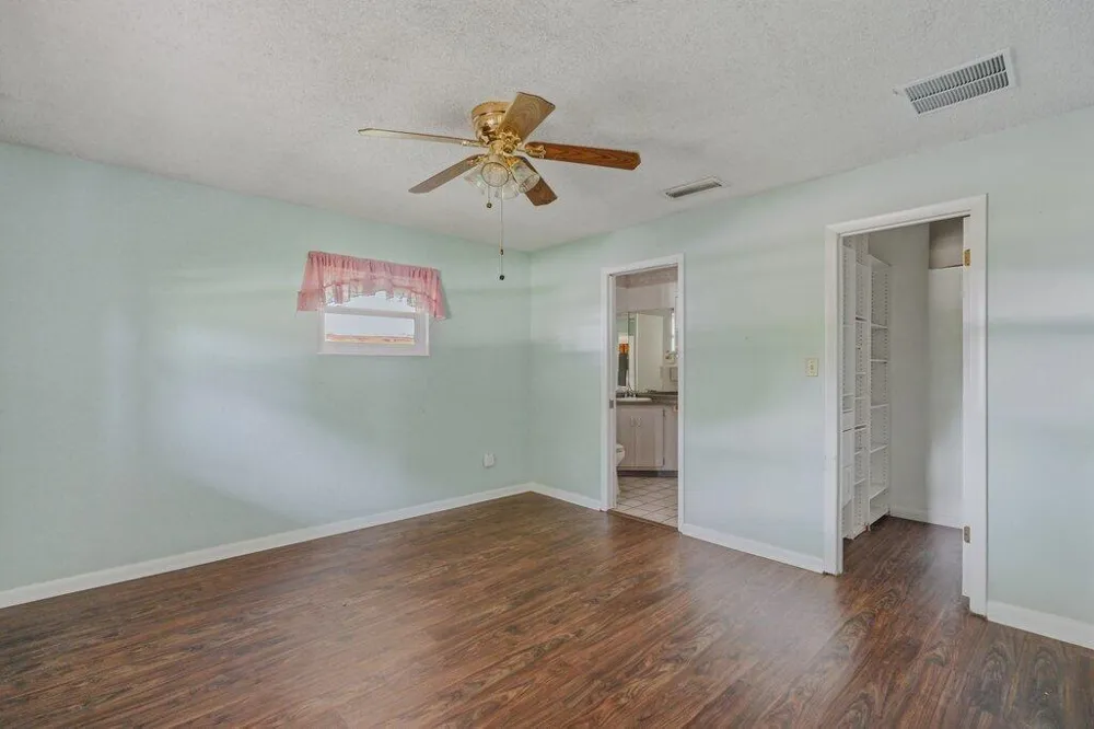 2907 Sherwood Lane Fort Pierce, FL 34982