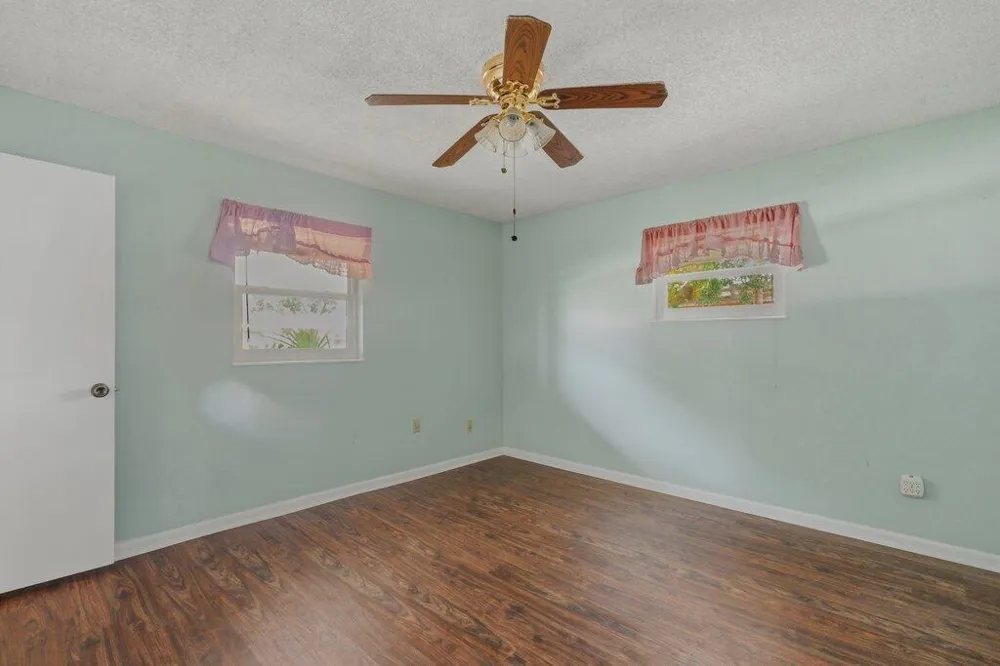 2907 Sherwood Lane Fort Pierce, FL 34982
