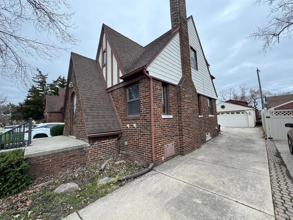 820 WINCHESTER AVENUE Lincoln Park City, MI 48146