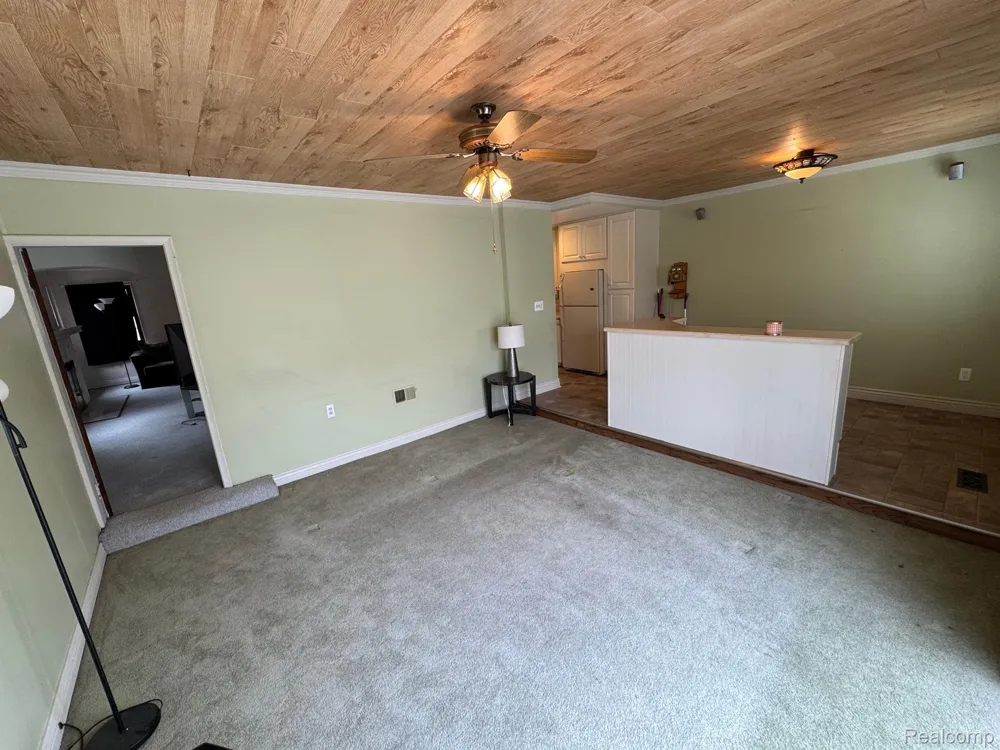 820 WINCHESTER AVENUE Lincoln Park City, MI 48146