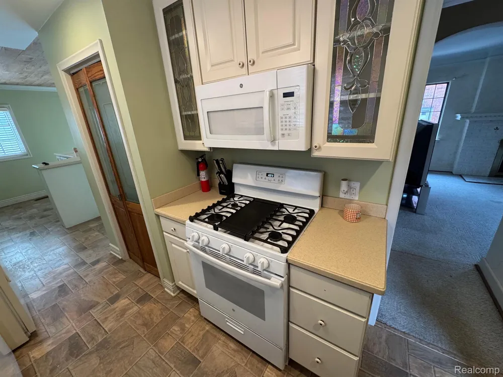 820 WINCHESTER AVENUE Lincoln Park City, MI 48146