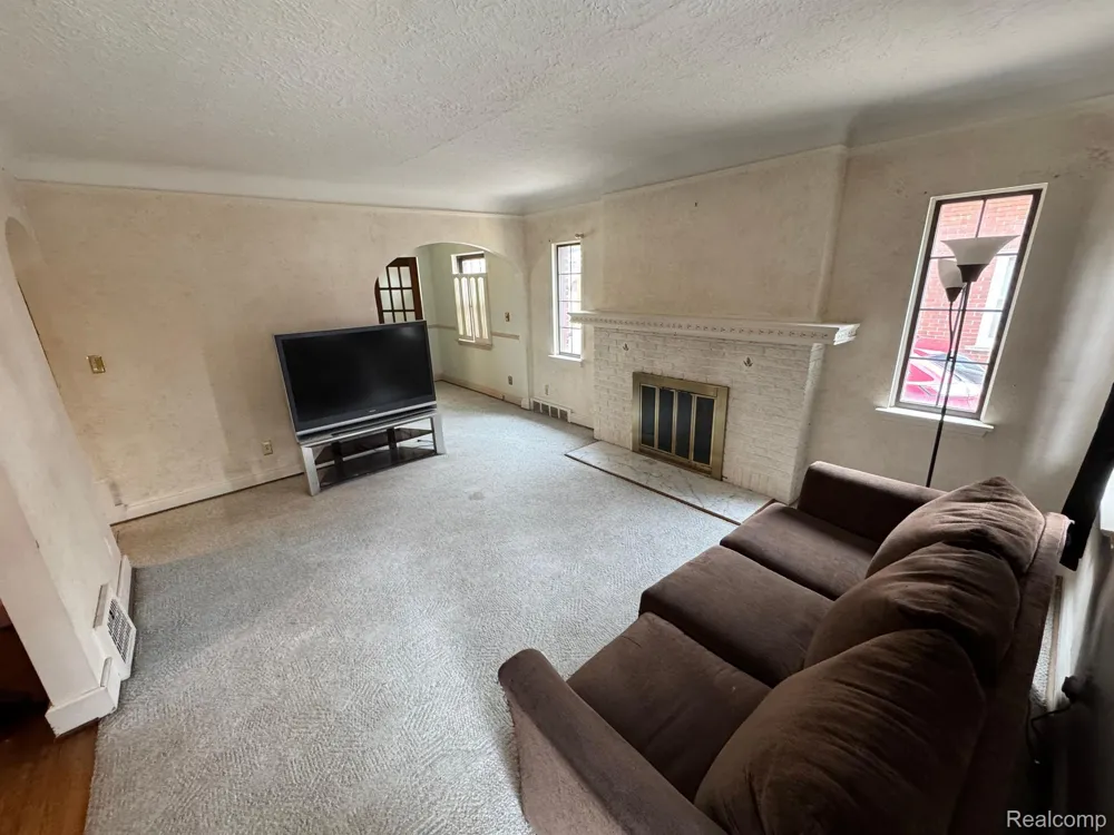 820 WINCHESTER AVENUE Lincoln Park City, MI 48146