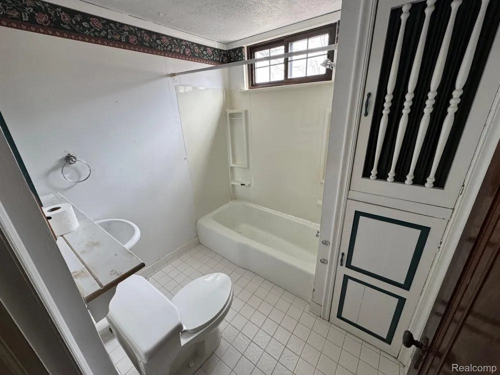 820 WINCHESTER AVENUE Lincoln Park City, MI 48146