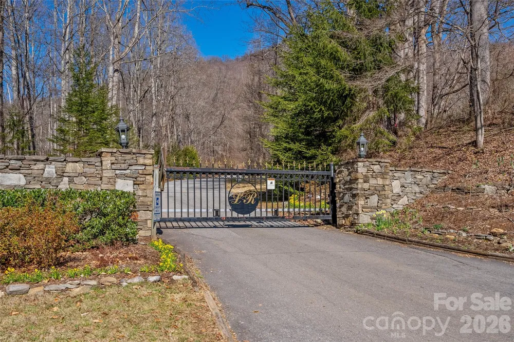 99999 Winding Poplar Road #915 Black Mountain, NC 28711