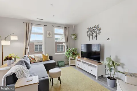 181 E REED AVENUE #304