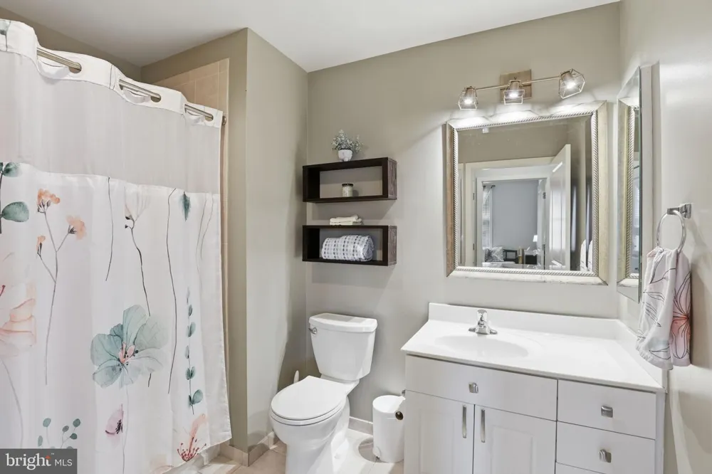 181 E REED AVENUE #304 Alexandria, VA 22305