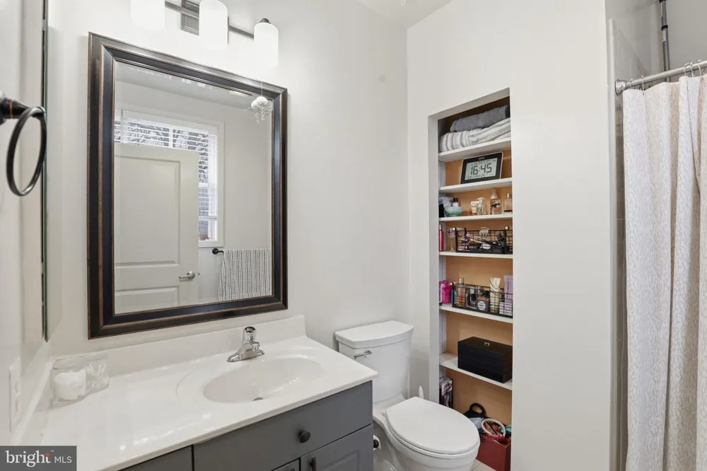 181 E REED AVENUE #304 Alexandria, VA 22305
