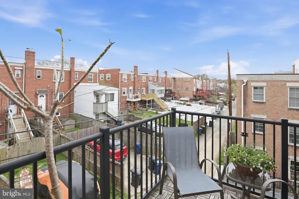 181 E REED AVENUE #304 Alexandria, VA 22305