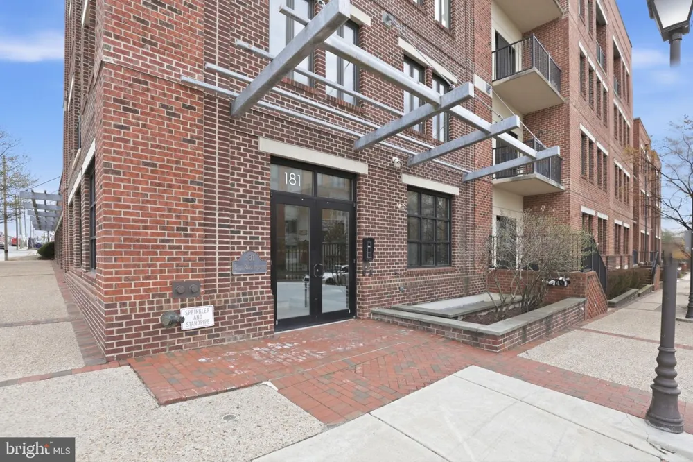 181 E REED AVENUE #304 Alexandria, VA 22305