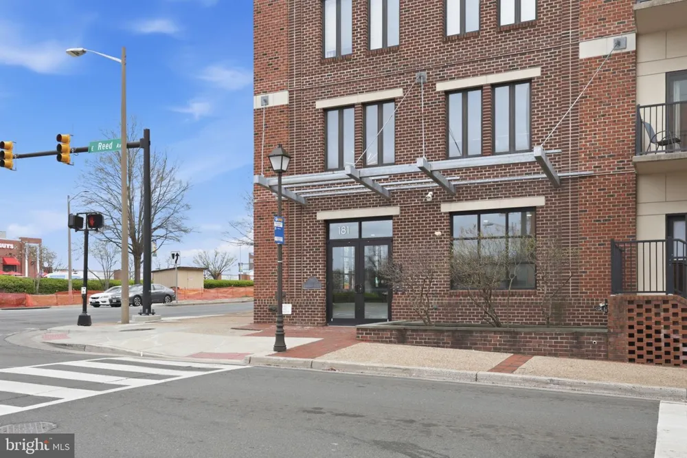 181 E REED AVENUE #304 Alexandria, VA 22305