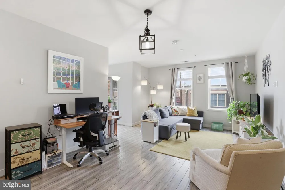 181 E REED AVENUE #304 Alexandria, VA 22305