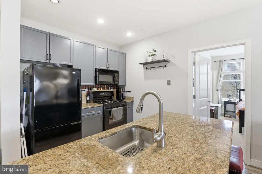 181 E REED AVENUE #304 Alexandria, VA 22305