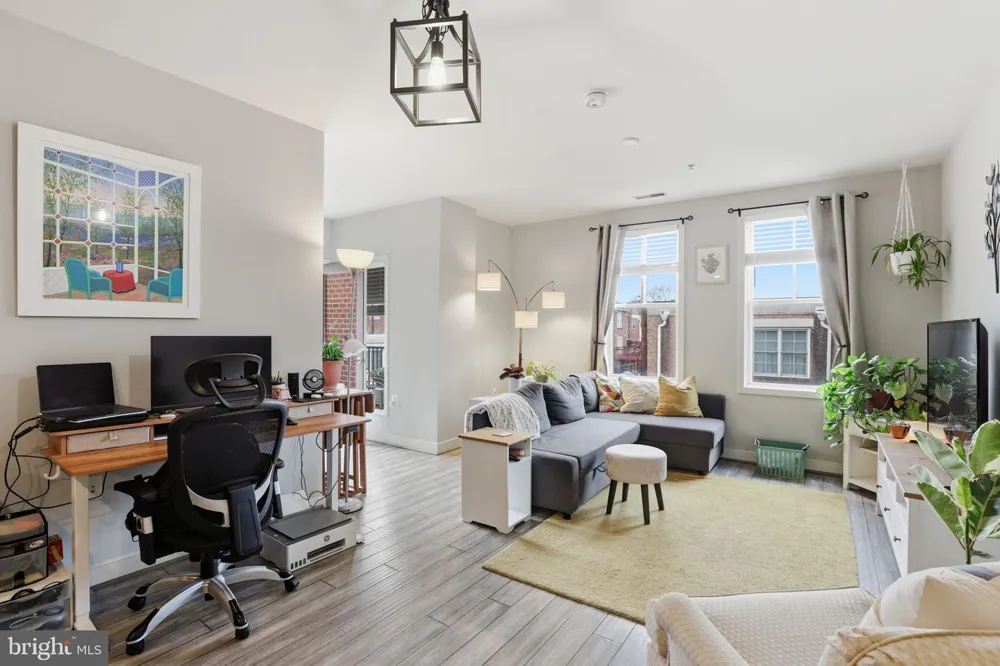 181 E REED AVENUE #304 Alexandria, VA 22305
